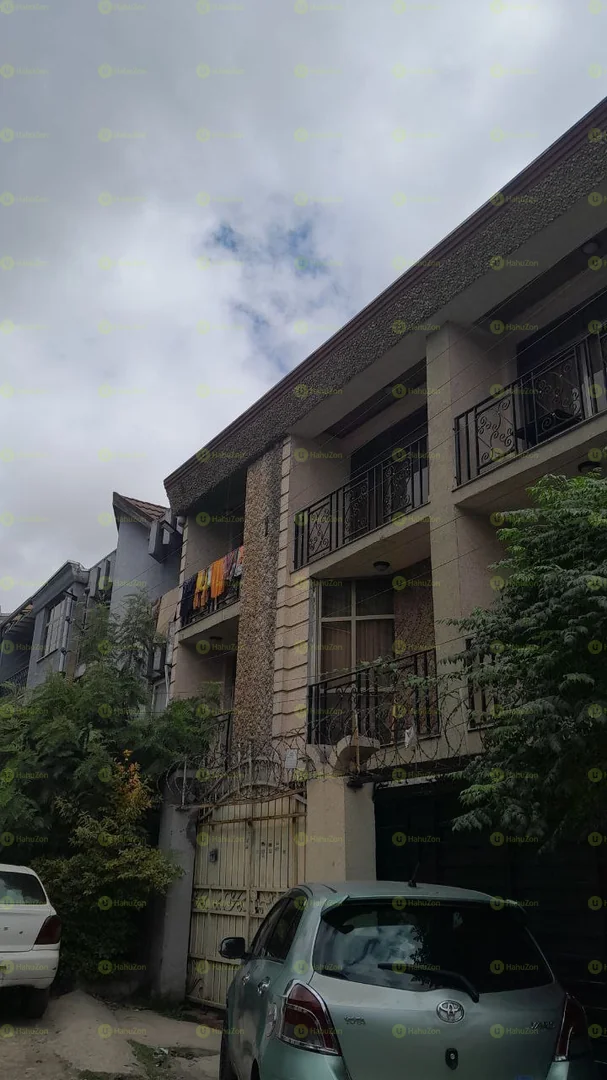 94 ካሬ የሚሸጥ G+2 ቤት በሰሚት ፍየል ቤት