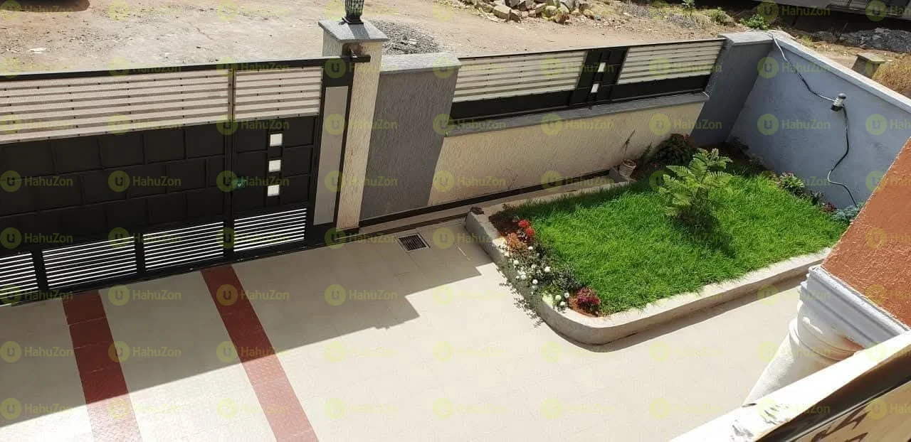 250 ካሬ የሚሸጥ ቤት በወሰን አካባቢ