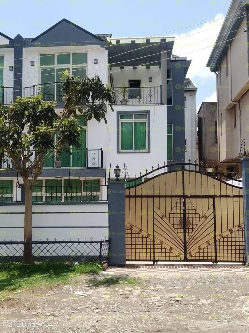 200 ካሬ የሚሸጥ ዘመናዊ ቤት በአያት