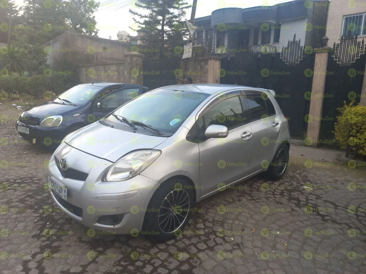 2010 Model-Toyota Yaris Compact