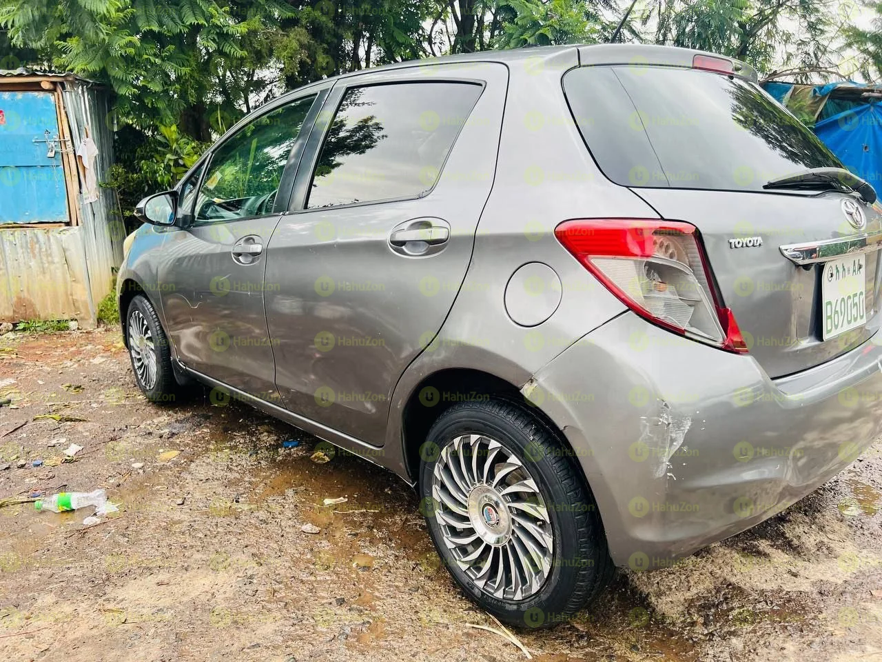 2011 Model-Toyota Yaris Compact