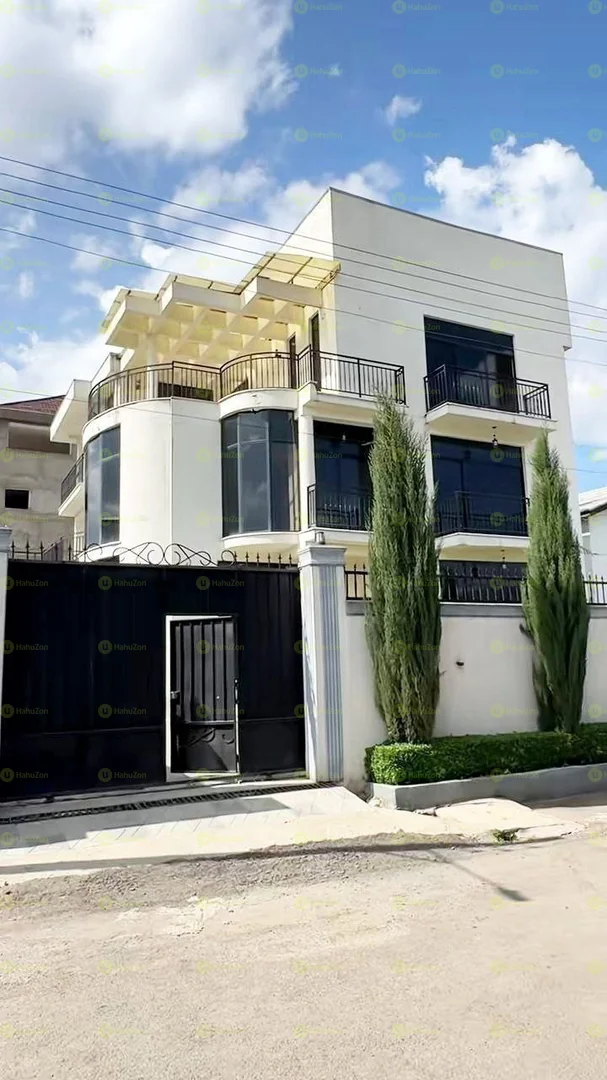 500 ካሬ የሚሸጥ G+2 ቤት በአያት