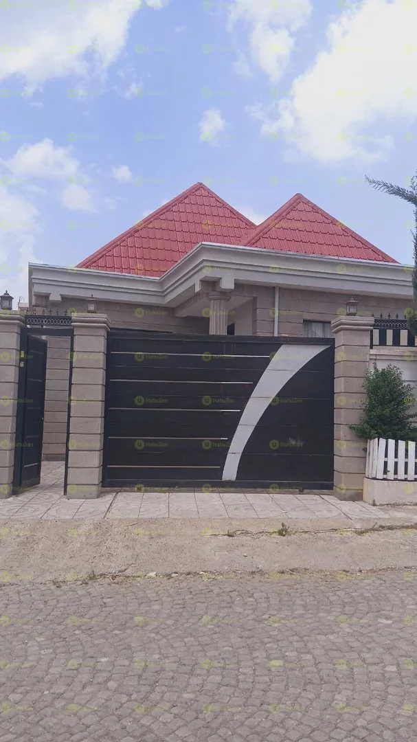 150 ካሬ የሚሸጥ ቪላ ቤት በሰሚት