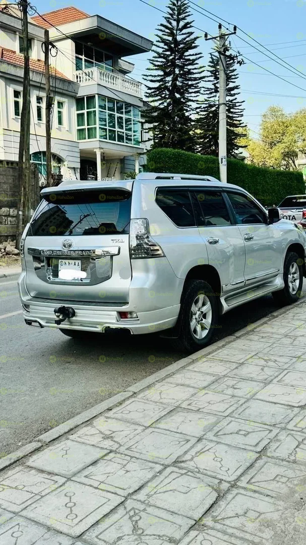 2016 Model-Toyota Land Cruiser Prado