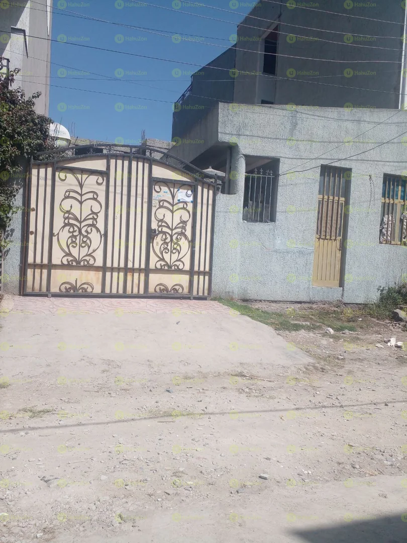 150 ካሬ የሚሸጥ ኤል ሸፕ ቤት በአያት