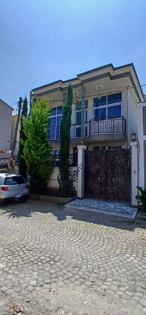 105 ካሬ የሚሸጥ G+2 ቤት በፊጋ አካባቢ