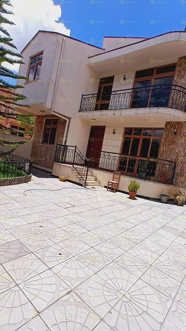 250 ካሬ የሚሸጥ G+1 ቤት በአያት