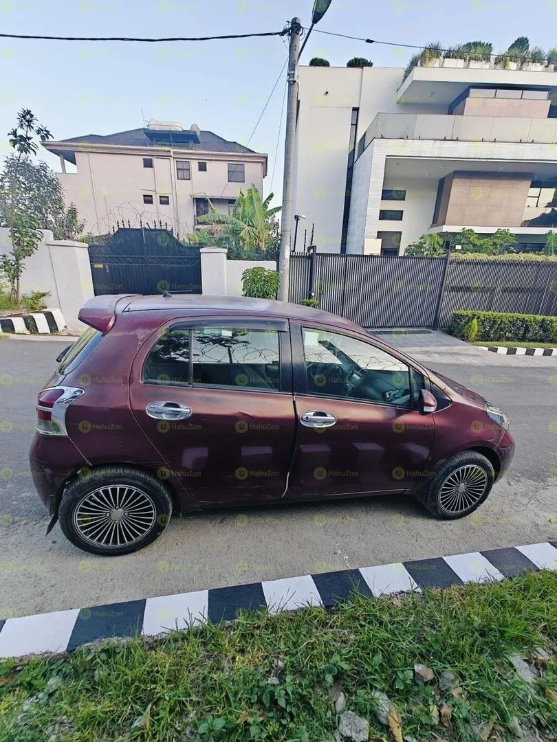 2010 Model-Toyota Yaris Compact