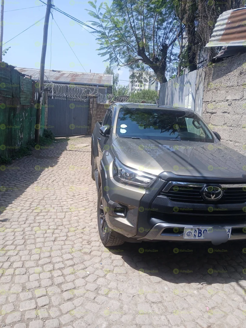 2021 Model-Toyota Hilux Invincible
