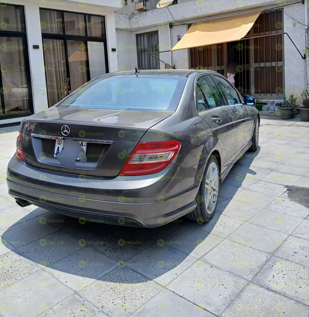 2010 Model-Mercedes Benz C180
