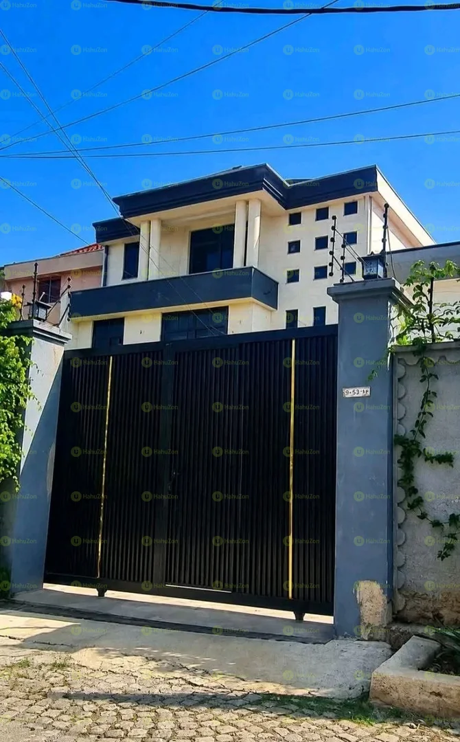250 ካሬ የሚሸጥ G+2 ቤት በአያት
