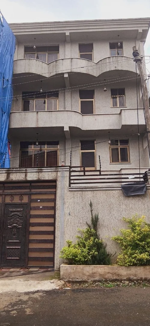 150 ካሬ የሚሸጥ G+3 ቤት በሰሚት