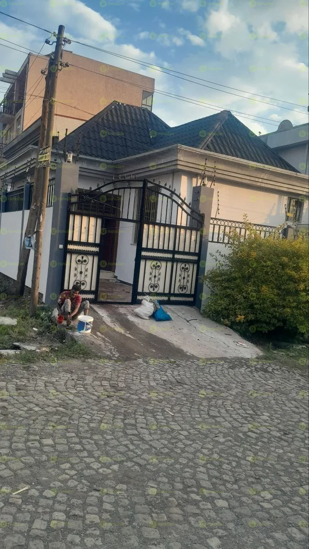125 ካሬ የሚሸጥ G+1 ቤት በአያት