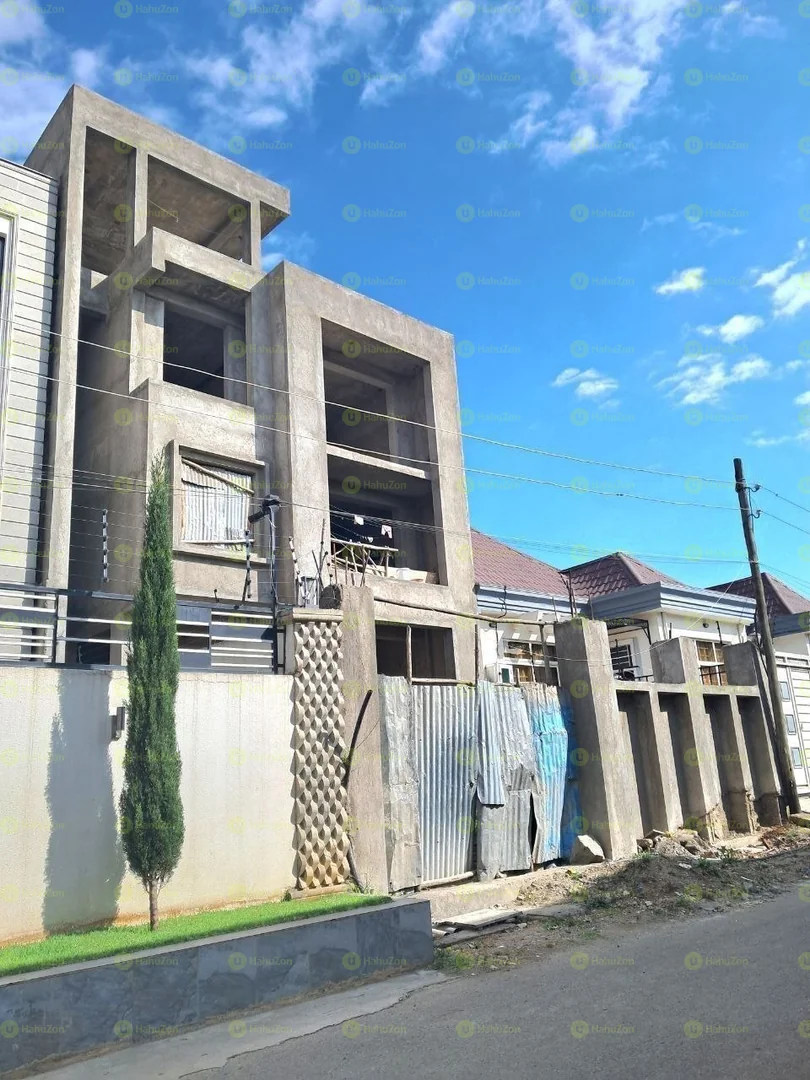 175 ካሬ የሚሸጥ G+3+ቴራዝ ቤት በአያት