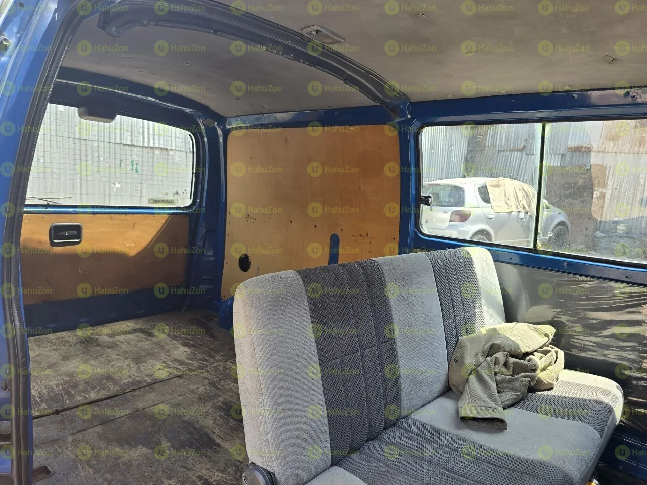 2001 Model-Hiace Dolphin