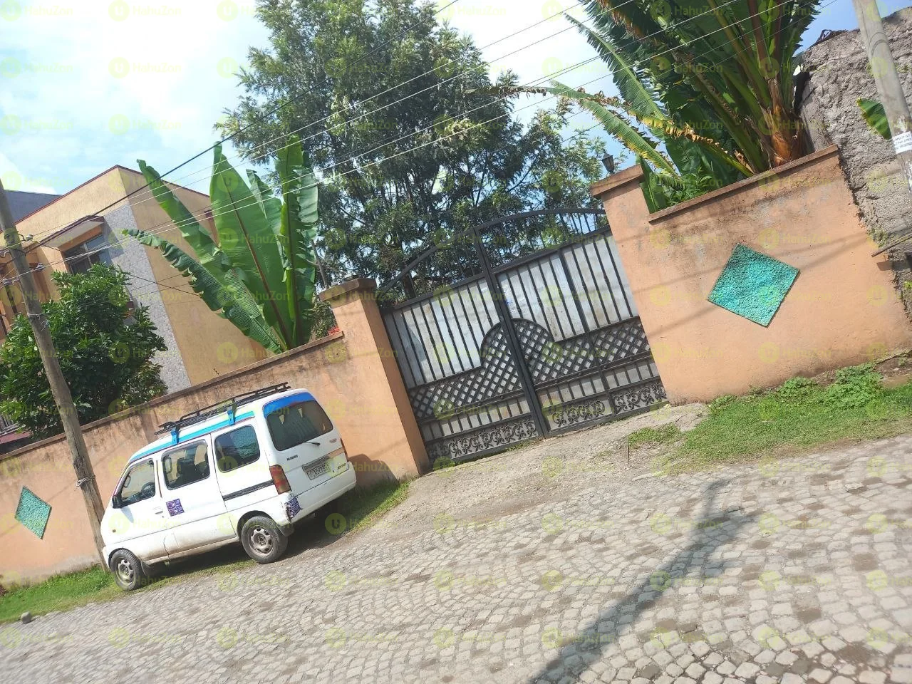 400 ካሬ የሚሸጥ ቤት በሰሚት