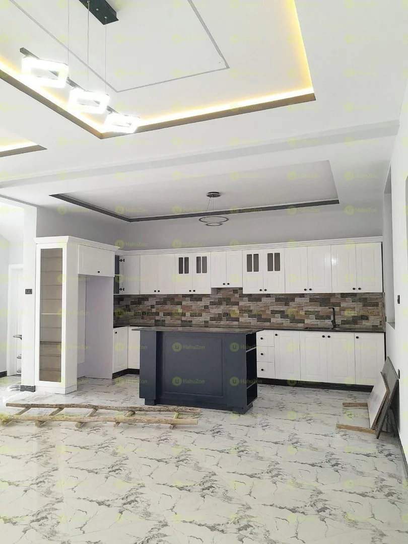 250 ካሬ የሚሸጥ ዘመናዊ G+2 መኖርያ ቤት በአያት