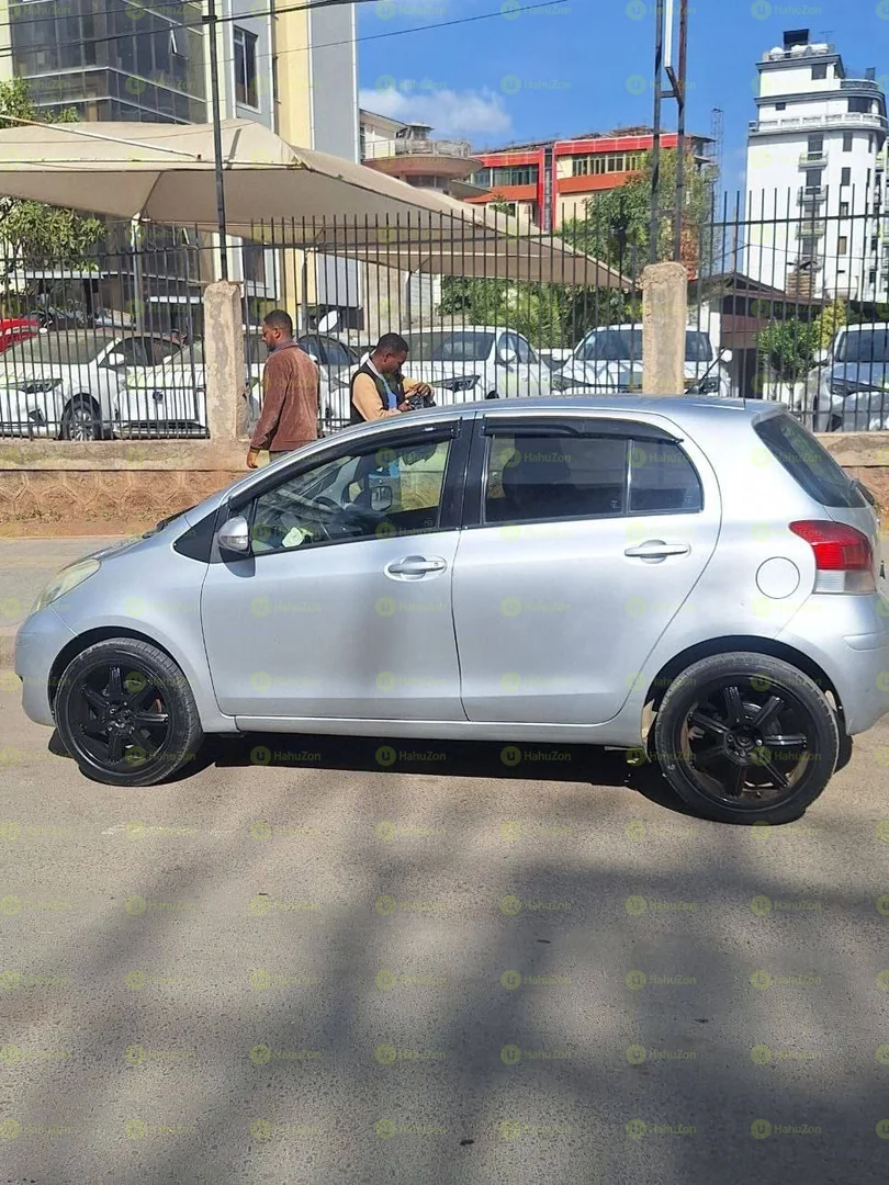 2008 Model-Yaris Compact