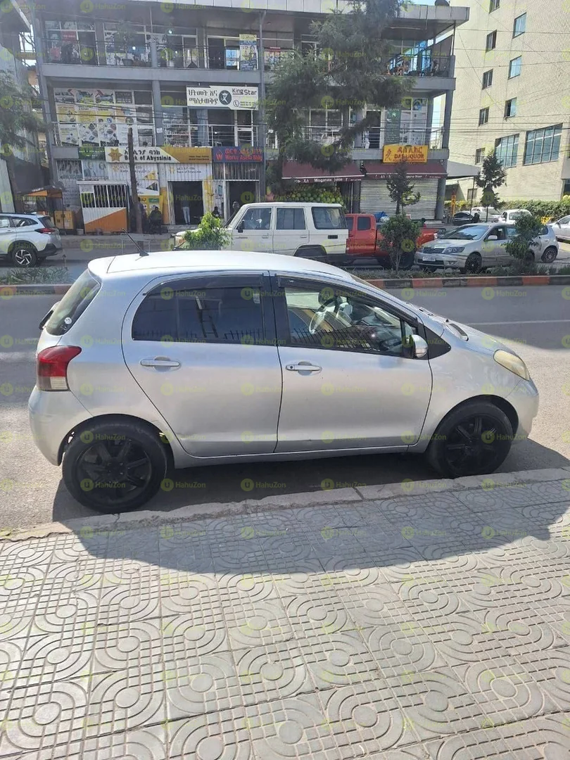 2008 Model-Yaris Compact