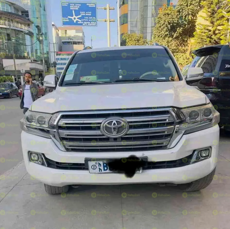2014 Model-Toyota Landcruiser V8( GXR)